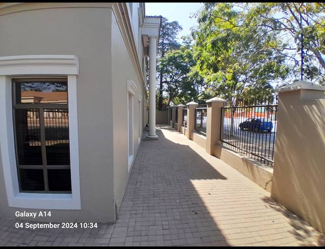 2,000M² BUILDING FOR SALE IN MID TOWN